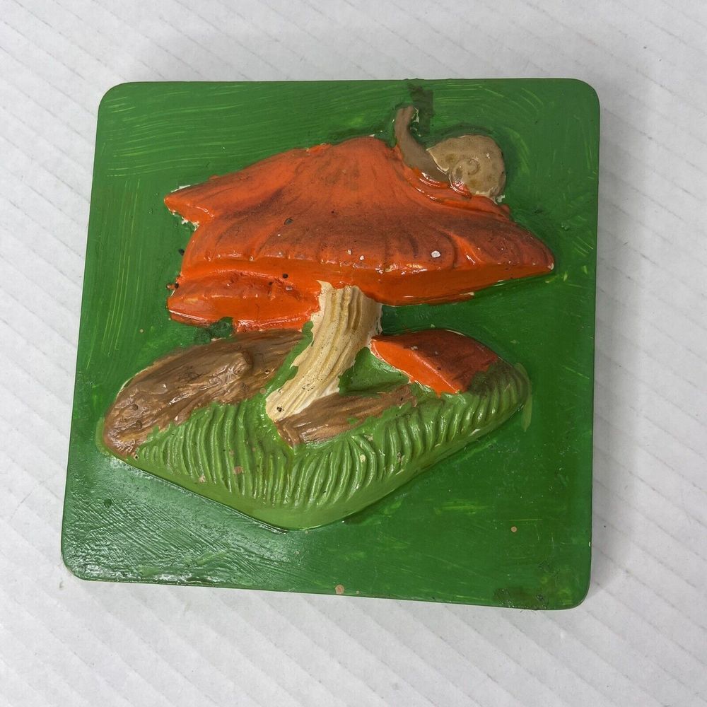 Vtg 1970's Ceramic Mushroom 3D Hanging Wall Chalkware Art 5"x5" Plaque MCM‎